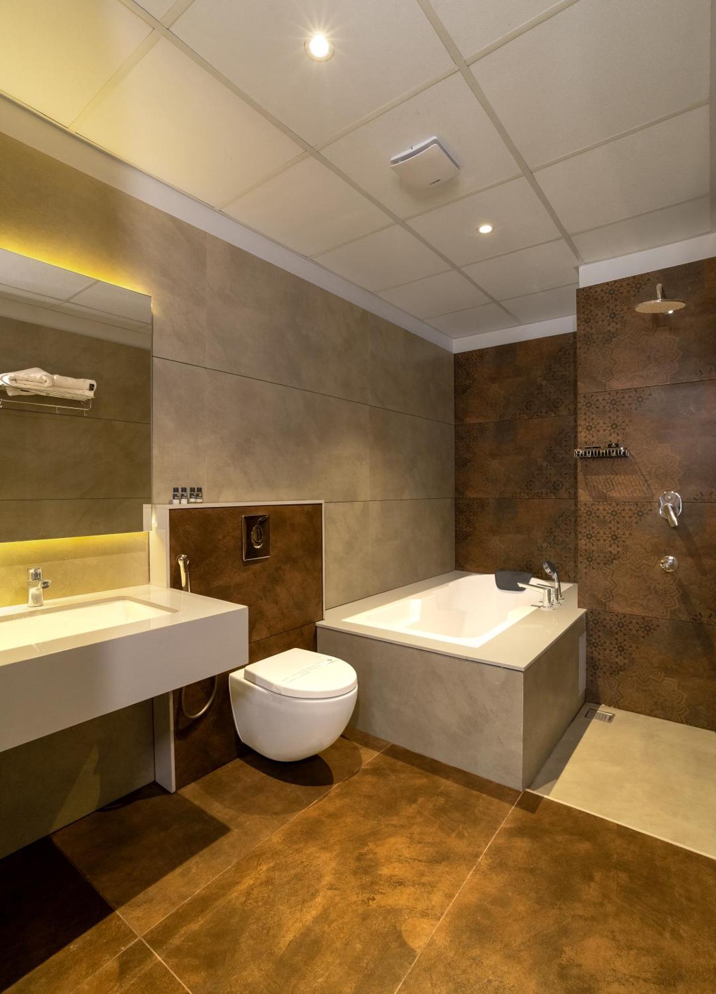 Hotel Palcastle Regency Palakkad Esterno foto