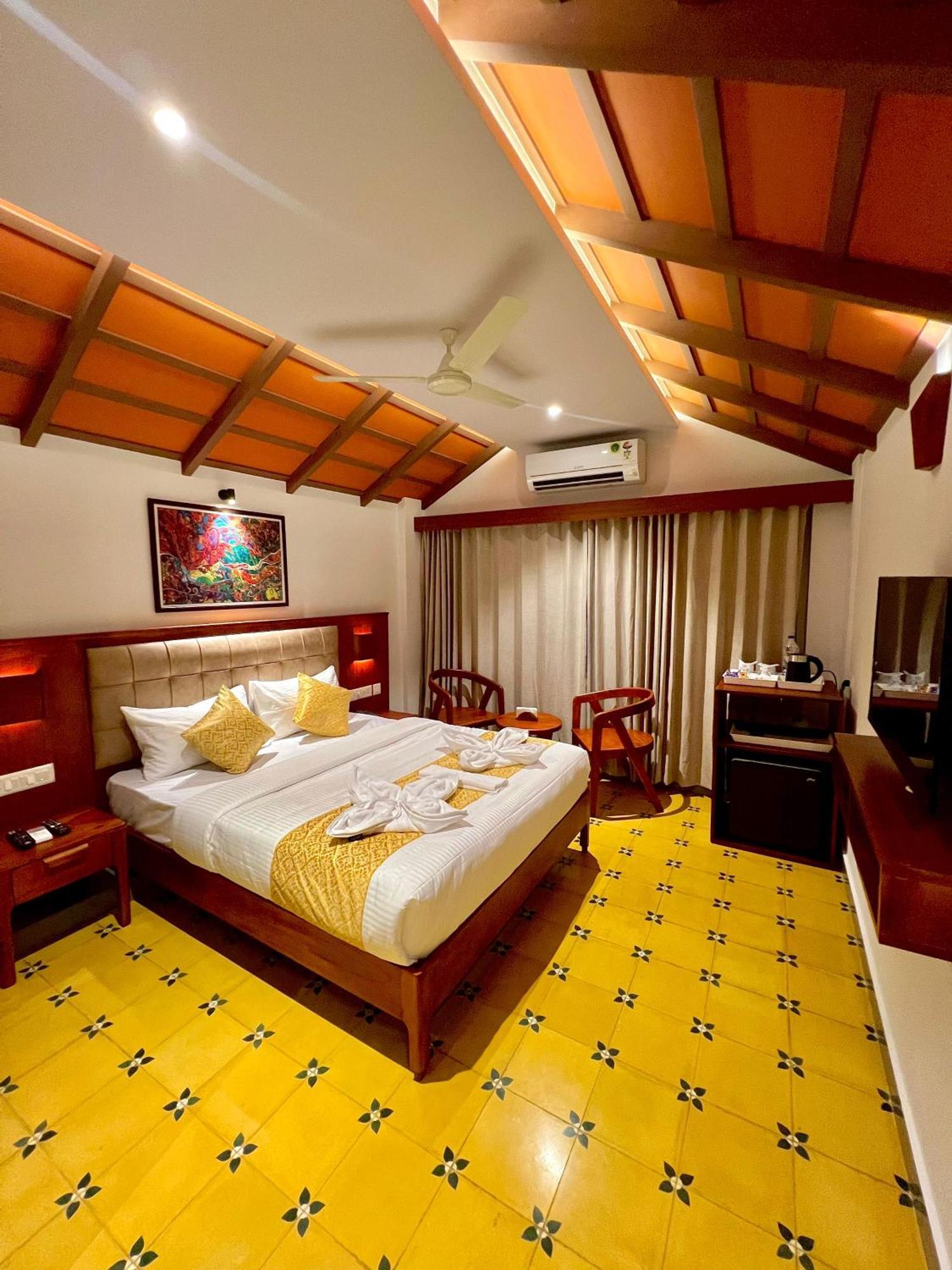 Hotel Palcastle Regency Palakkad Esterno foto